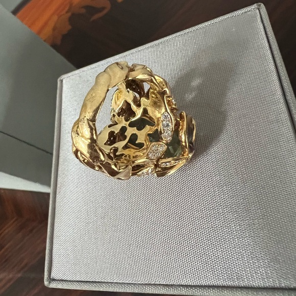 Authentic Christian Dior beautiful ring in size 5.25, in excellent condition - Picture 12 of 15